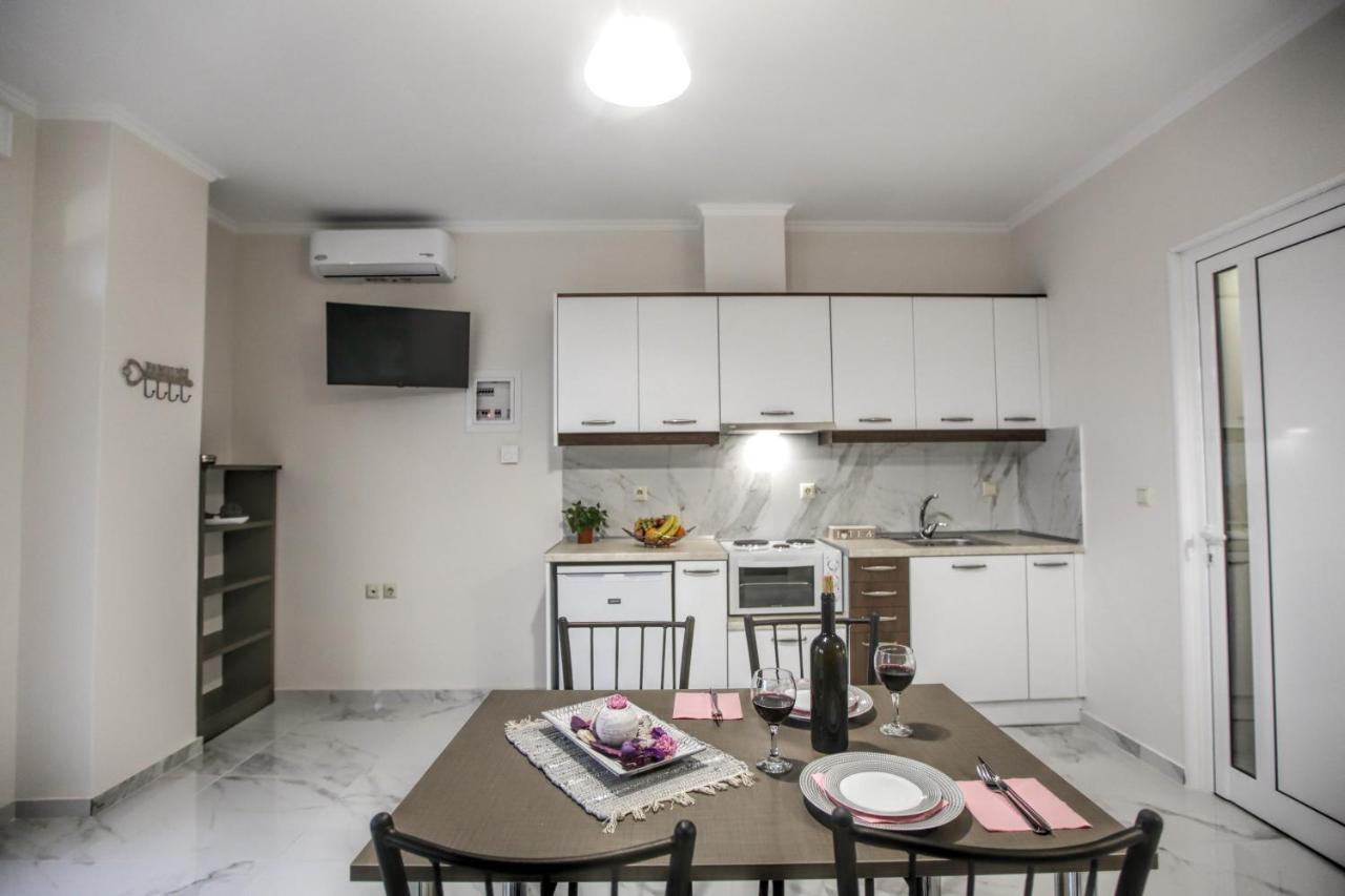 Del Sol #2 Meteora Luxurious Family Suites Kalampáka Ngoại thất bức ảnh