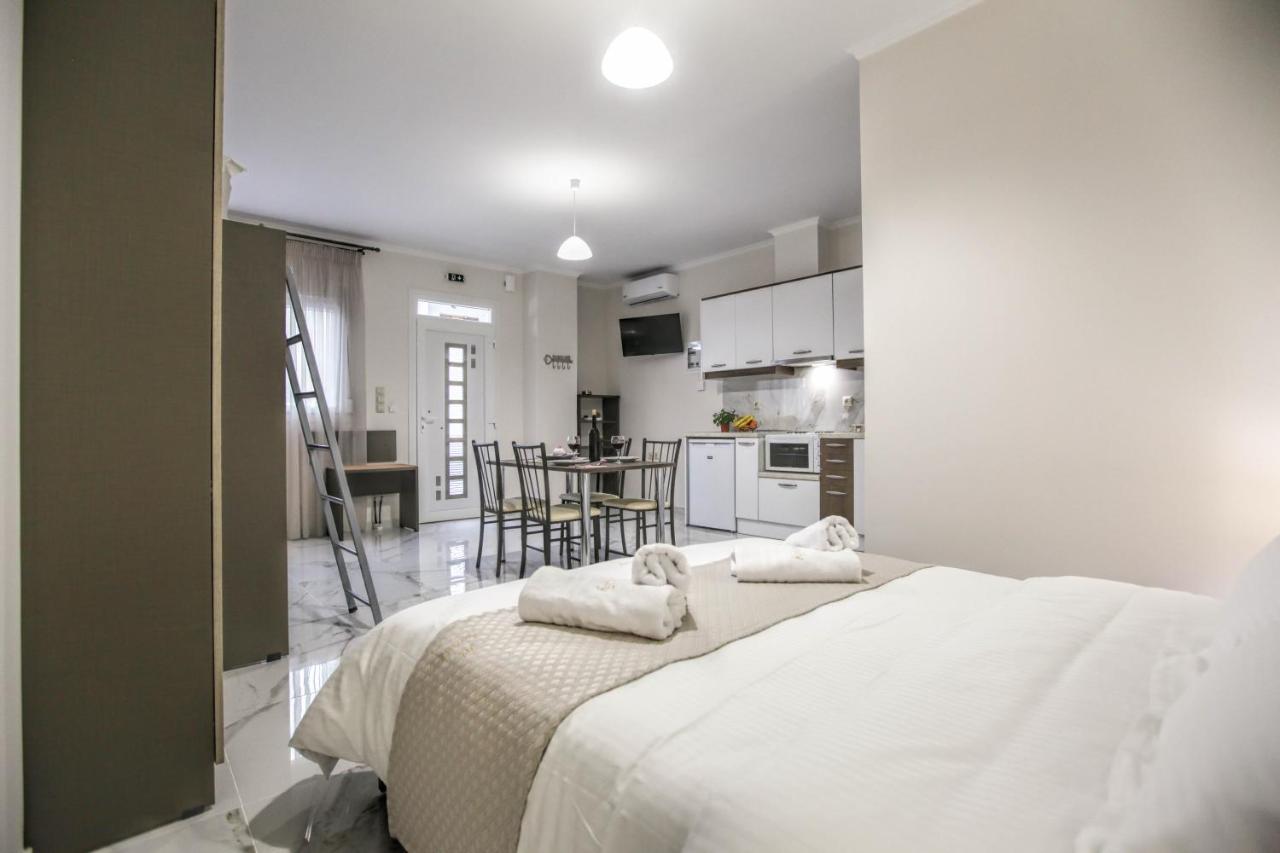 Del Sol #2 Meteora Luxurious Family Suites Kalampáka Ngoại thất bức ảnh