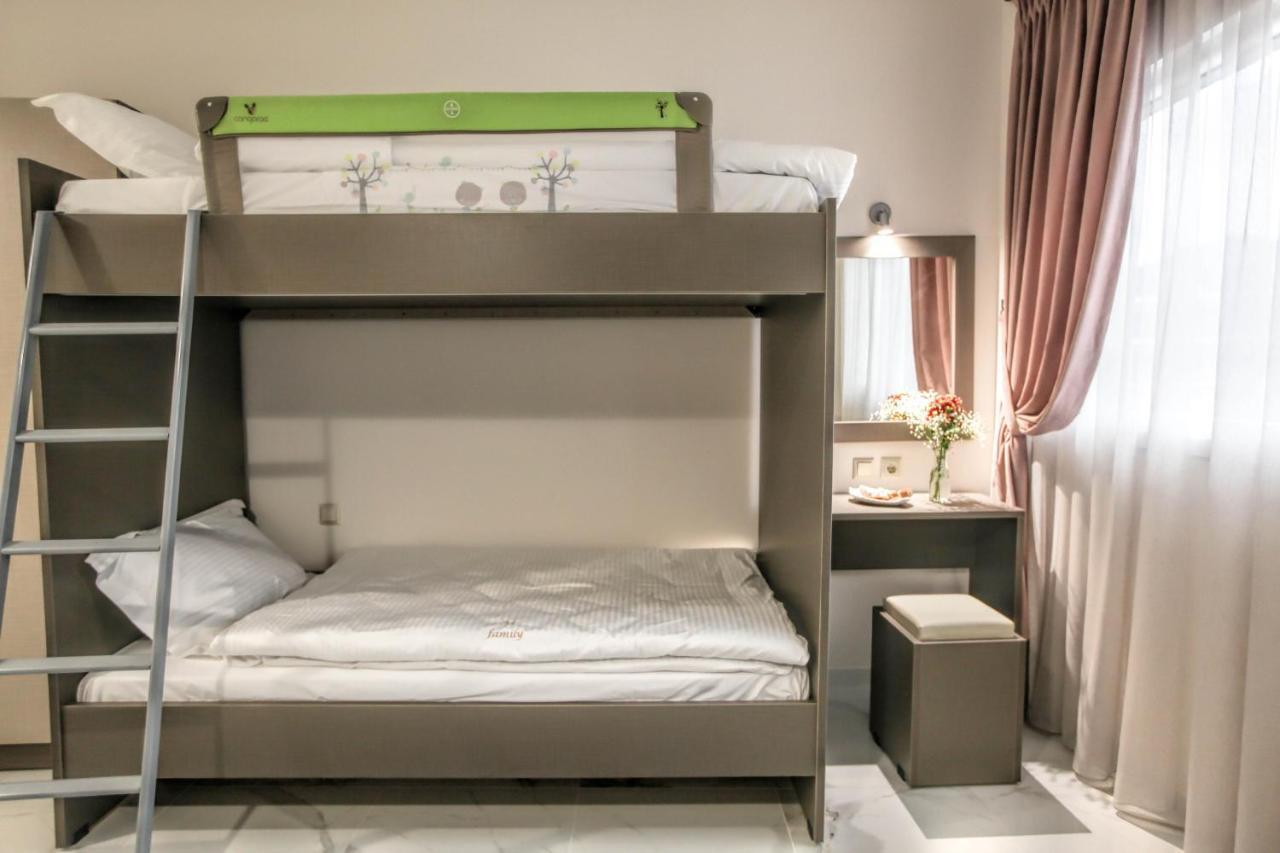 Del Sol #2 Meteora Luxurious Family Suites Kalampáka Ngoại thất bức ảnh