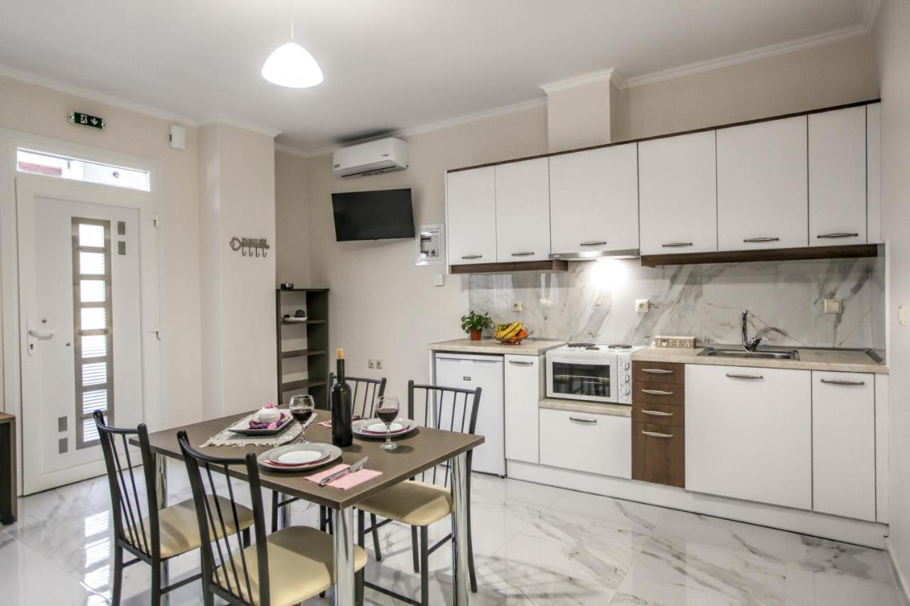 Del Sol #2 Meteora Luxurious Family Suites Kalampáka Ngoại thất bức ảnh
