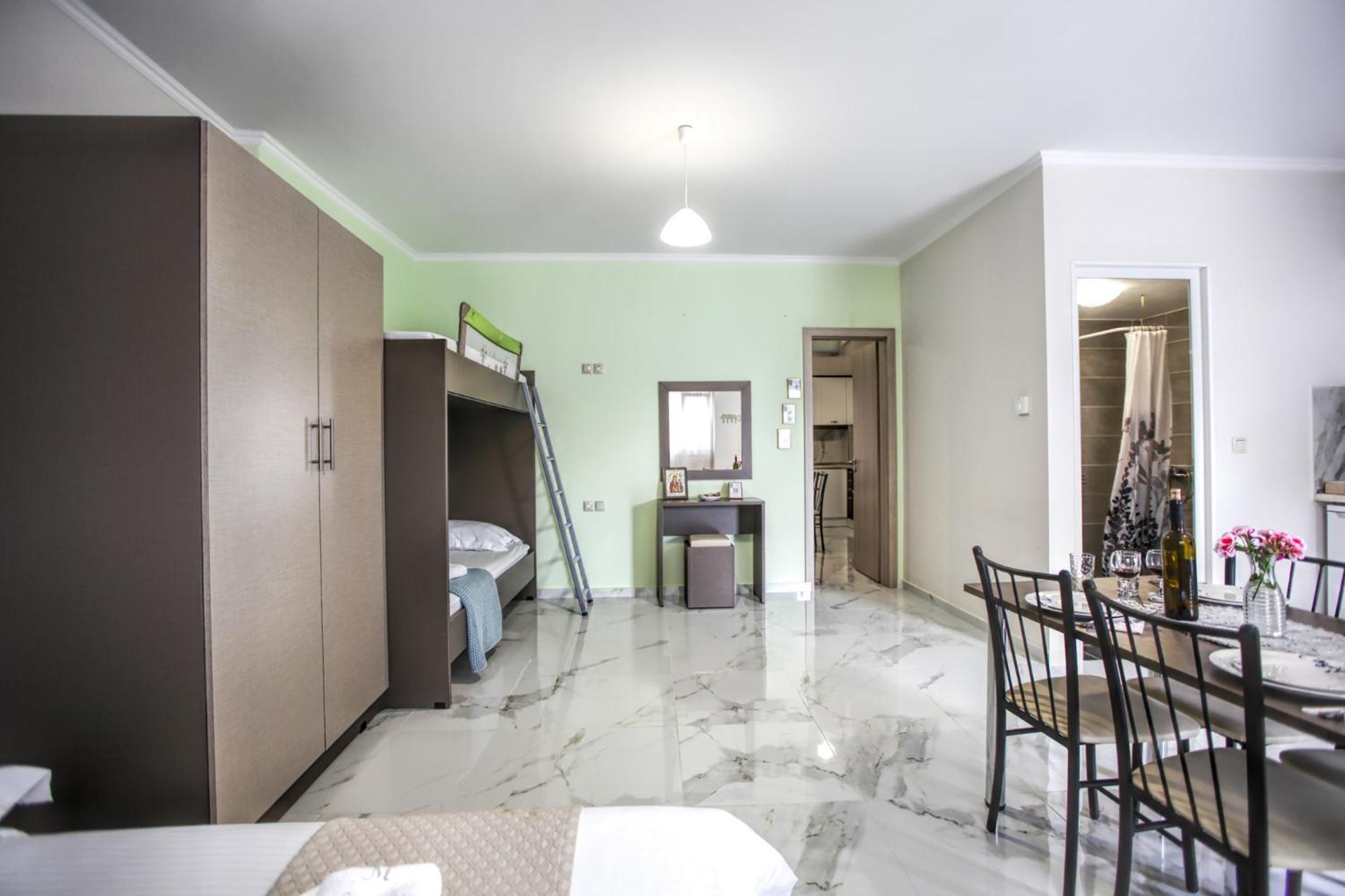 Del Sol #2 Meteora Luxurious Family Suites Kalampáka Ngoại thất bức ảnh