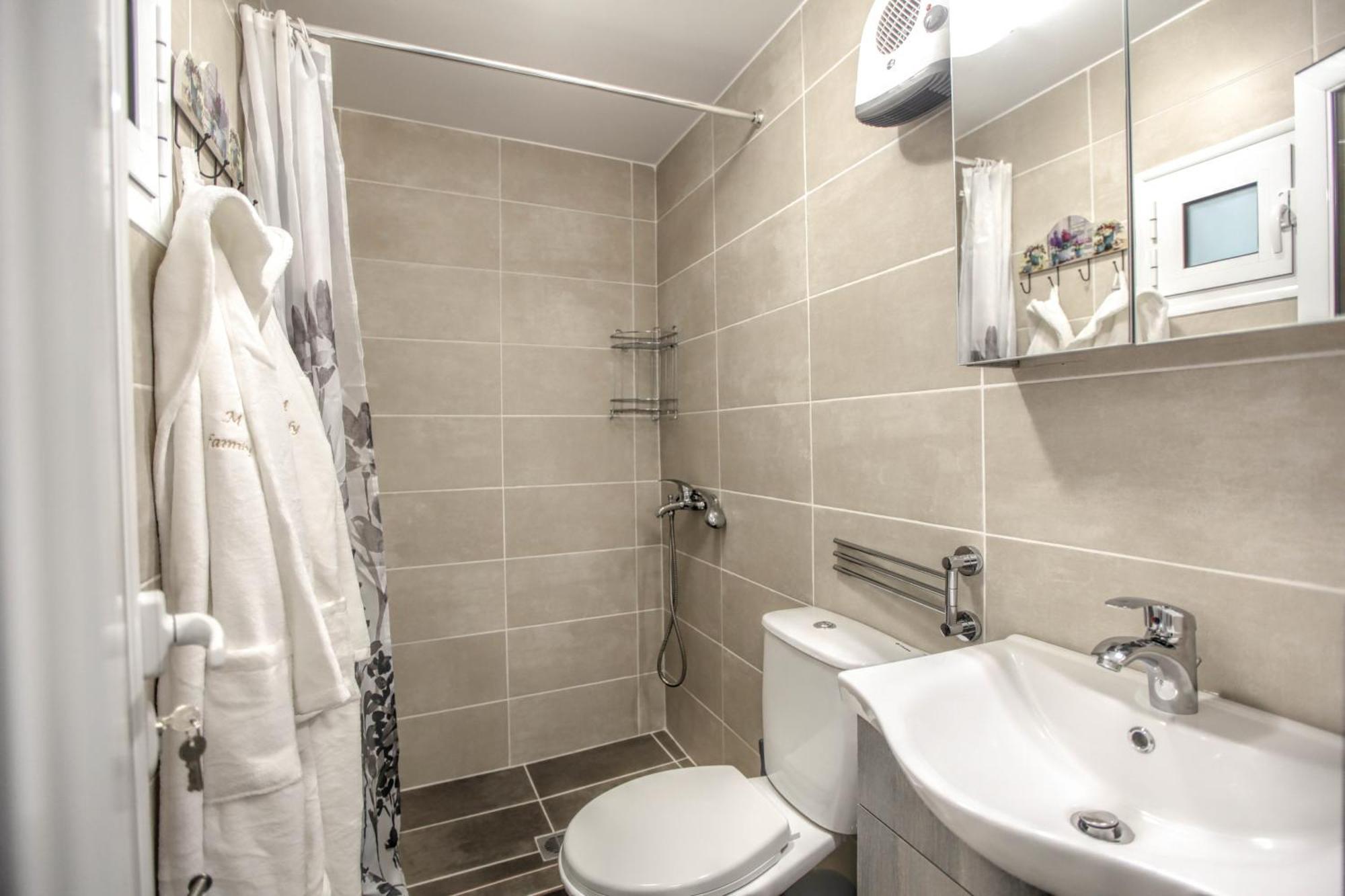 Del Sol #2 Meteora Luxurious Family Suites Kalampáka Ngoại thất bức ảnh
