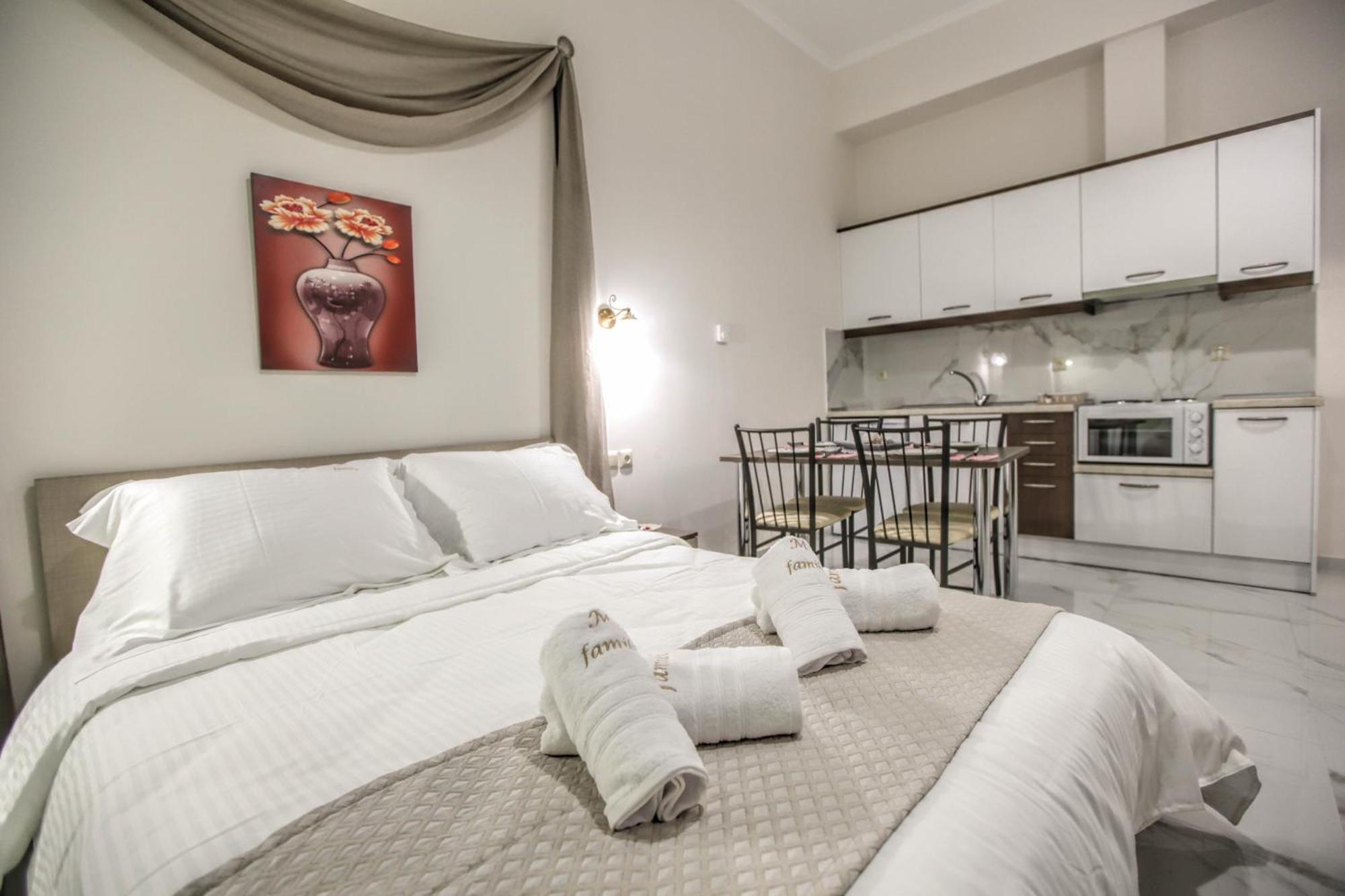 Del Sol #2 Meteora Luxurious Family Suites Kalampáka Ngoại thất bức ảnh