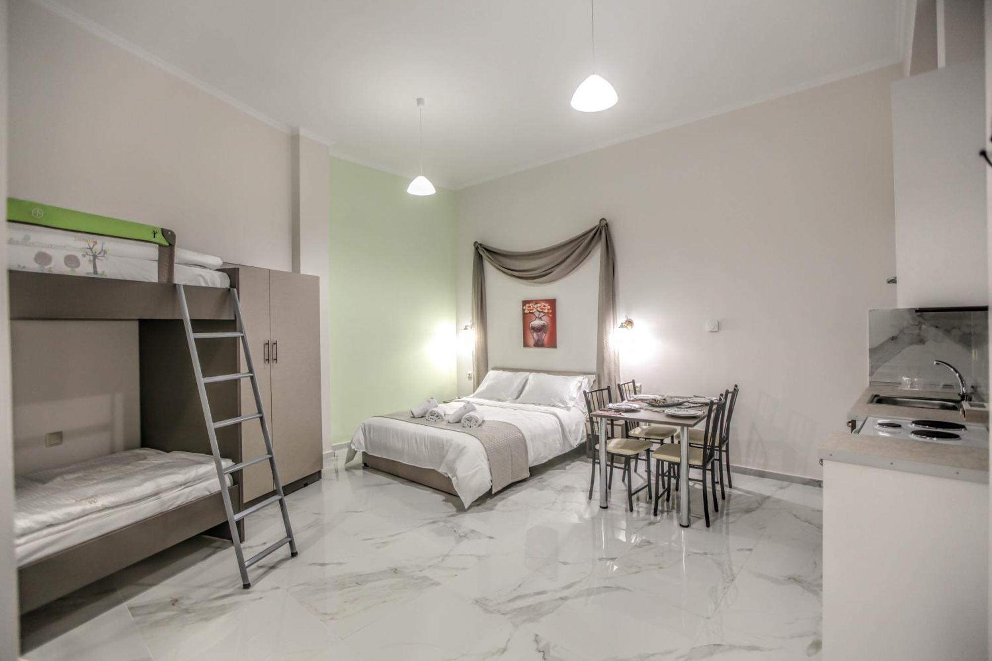 Del Sol #2 Meteora Luxurious Family Suites Kalampáka Ngoại thất bức ảnh
