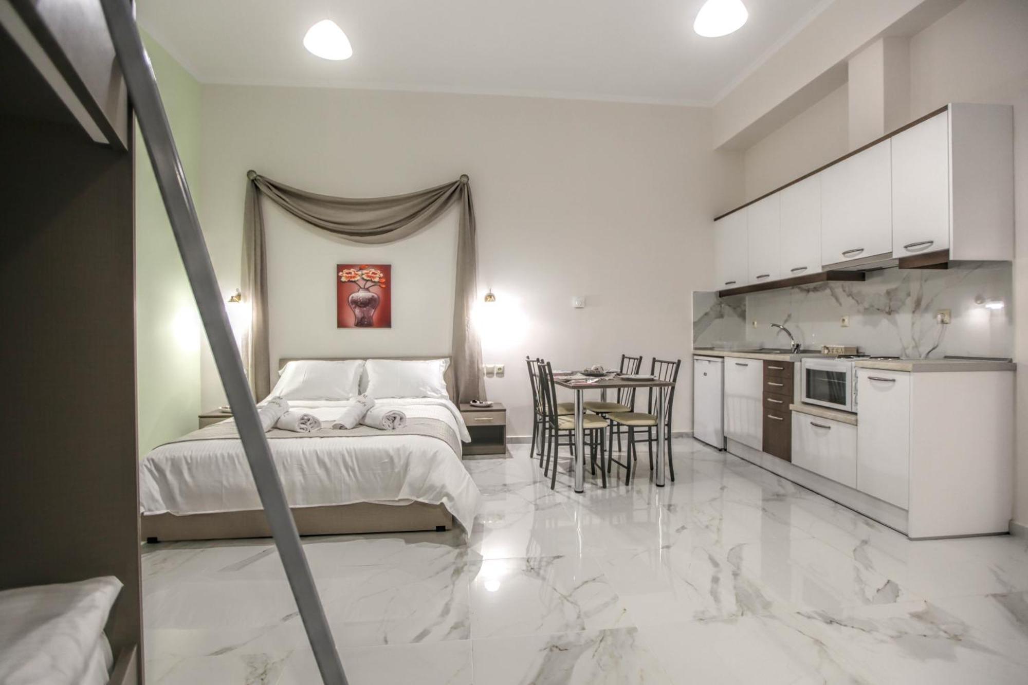 Del Sol #2 Meteora Luxurious Family Suites Kalampáka Ngoại thất bức ảnh